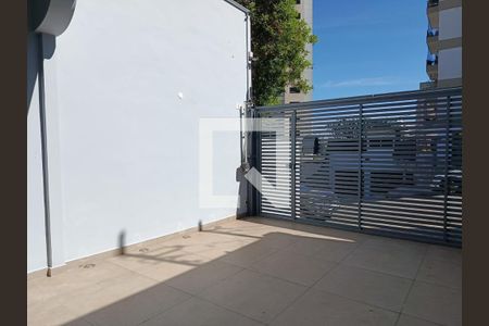 Garagem de casa à venda com 3 quartos, 248m² em Pompeia, São Paulo