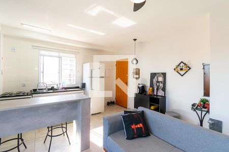 Sala de casa de condomínio à venda com 1 quarto, 44m² em Vila Paulo Silas, São Paulo