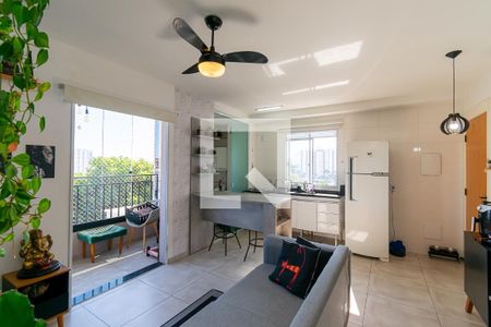 Sala de casa de condomínio à venda com 1 quarto, 44m² em Vila Paulo Silas, São Paulo