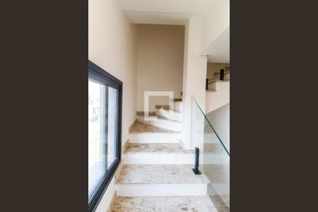Escada de casa à venda com 3 quartos, 126m² em Alphaville, Santana de Parnaíba