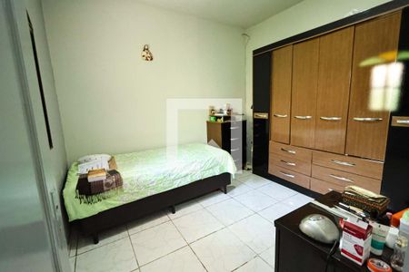 Quarto 2 de casa à venda com 3 quartos, 570m² em Alto Caiçaras, Belo Horizonte