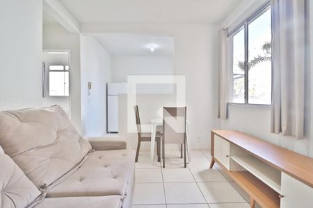 Sala de apartamento para alugar com 2 quartos, 47m² em Gávea, Uberlândia