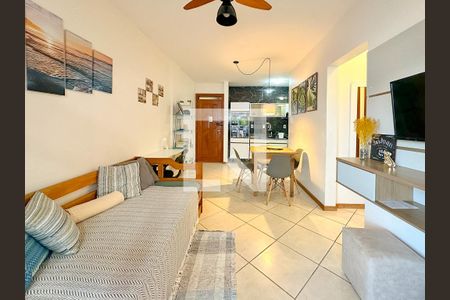 Sala de TV de apartamento para alugar com 1 quarto, 47m² em Canasvieiras, Florianópolis