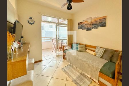Sala de TV de apartamento para alugar com 1 quarto, 47m² em Canasvieiras, Florianópolis