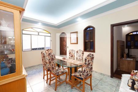 Casa à venda com 5 quartos, 360m² em Amazonas, Contagem