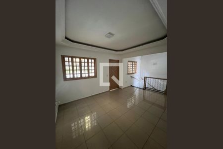 Casa para alugar com 1 quarto, 121m² em Vila Cintra, Mogi das Cruzes