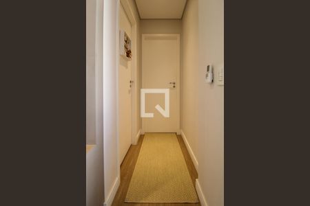 Corredor  de apartamento à venda com 2 quartos, 77m² em Jardim Fonte do Morumbi, São Paulo