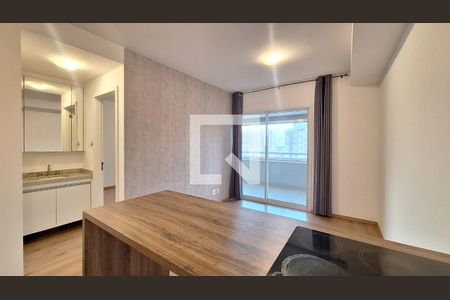Sala/Cozinha de apartamento para alugar com 1 quarto, 50m² em Parque Industrial Tomas Edson, São Paulo