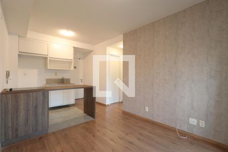 Sala/Cozinha de apartamento para alugar com 1 quarto, 50m² em Parque Industrial Tomas Edson, São Paulo