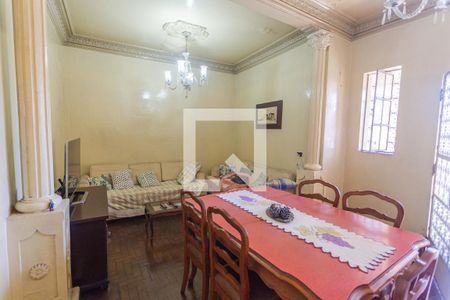 Sala de casa à venda com 8 quartos, 261m² em Horto, Belo Horizonte