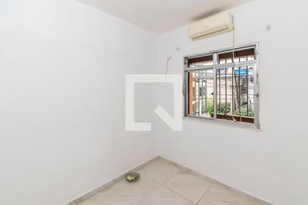 Quarto 1 de casa para alugar com 2 quartos, 60m² em Irajá, Rio de Janeiro