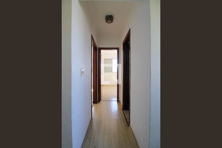 Corredor  de apartamento para alugar com 2 quartos, 70m² em Chácara Agrindus, Taboão da Serra