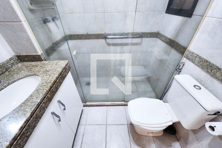 Banheiro  de apartamento à venda com 1 quarto, 51m² em Flamengo, Rio de Janeiro