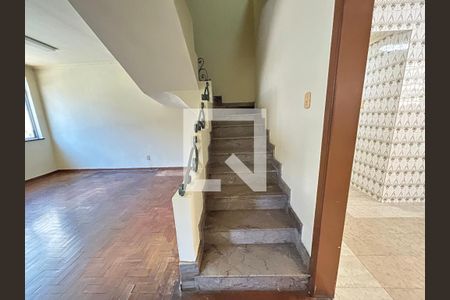 Sala de casa à venda com 4 quartos, 220m² em Quintino Bocaiúva, Rio de Janeiro