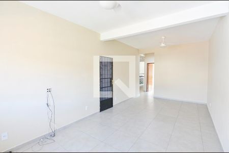 Sala de casa para alugar com 2 quartos, 139m² em Benfica, Rio de Janeiro