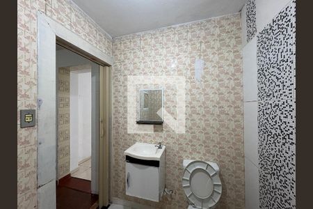 Banheiro de casa para alugar com 1 quarto, 40m² em Vila Zat, São Paulo