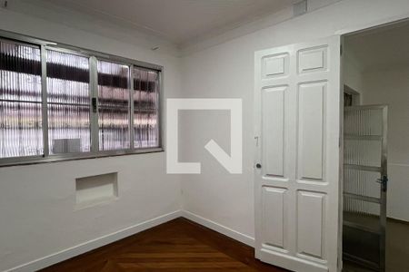 Quarto 1 de casa para alugar com 6 quartos, 300m² em Vila Matias, Santos