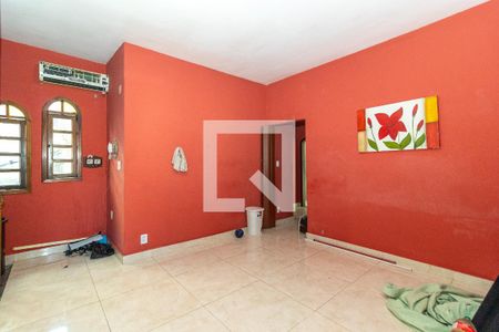 Sala de casa para alugar com 3 quartos, 215m² em Padre Miguel, Rio de Janeiro
