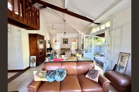 Sala 2 de casa para alugar com 4 quartos, 250m² em Braúnas, Belo Horizonte