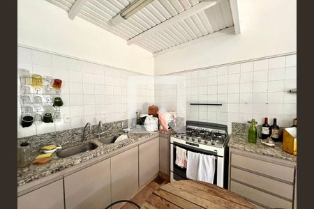 Cozinha de casa para alugar com 4 quartos, 250m² em Braúnas, Belo Horizonte