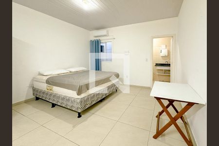 Sala/Quarto de kitnet/studio para alugar com 1 quarto, 25m² em Canasvieiras, Florianópolis
