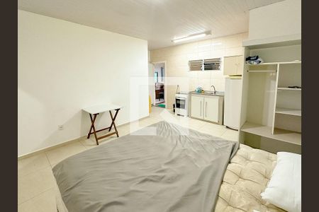 Quarto de kitnet/studio para alugar com 1 quarto, 25m² em Canasvieiras, Florianópolis