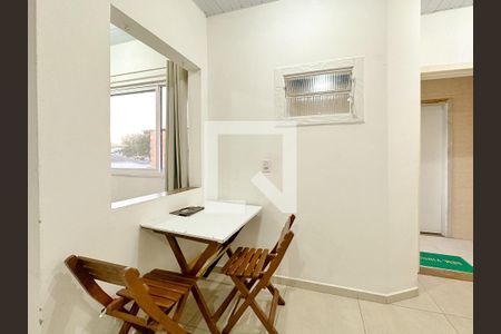 Sala/Cozinha de kitnet/studio para alugar com 1 quarto, 25m² em Canasvieiras, Florianópolis