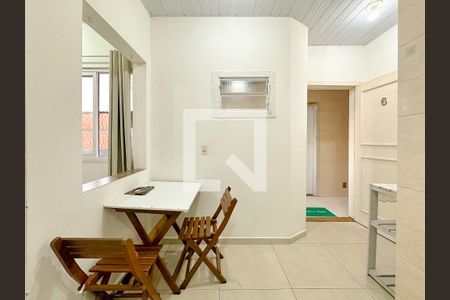 Sala/Cozinha de kitnet/studio para alugar com 1 quarto, 25m² em Canasvieiras, Florianópolis