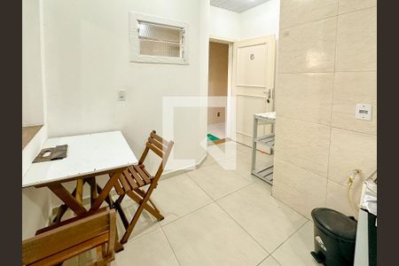 Sala/Cozinha de kitnet/studio para alugar com 1 quarto, 25m² em Canasvieiras, Florianópolis