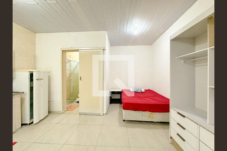 Sala/Quarto de kitnet/studio para alugar com 1 quarto, 25m² em Canasvieiras, Florianópolis