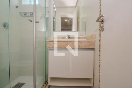 Banheiro de apartamento para alugar com 1 quarto, 47m² em Passo D’areia, Porto Alegre