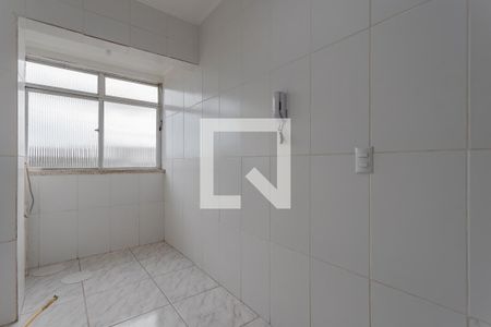 Cozinha e Área de Serviço de kitnet/studio para alugar com 1 quarto, 31m² em Jardim Lindóia, Porto Alegre