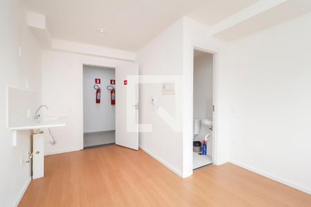 Quarto / Cozinha de kitnet/studio para alugar com 1 quarto, 16m² em Itaquera, São Paulo