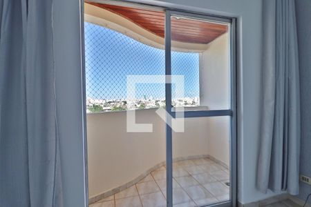 Sacada de apartamento para alugar com 3 quartos, 80m² em Presidente Roosevelt, Uberlândia