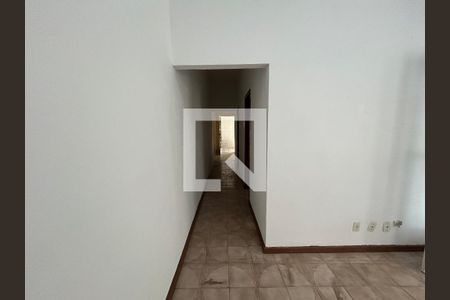 Corredor de casa para alugar com 4 quartos, 194m² em Vila Valqueire, Rio de Janeiro