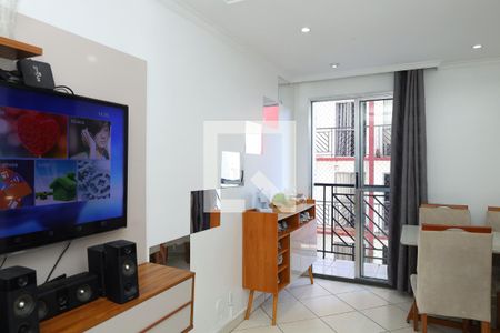 Sala de apartamento à venda com 2 quartos, 48m² em Vila Carmosina, São Paulo