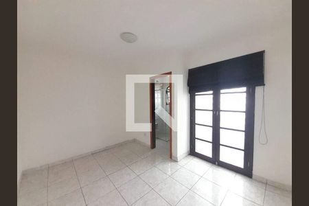 Casa à venda com 3 quartos, 130m² em Parque Novo Oratório, Santo André