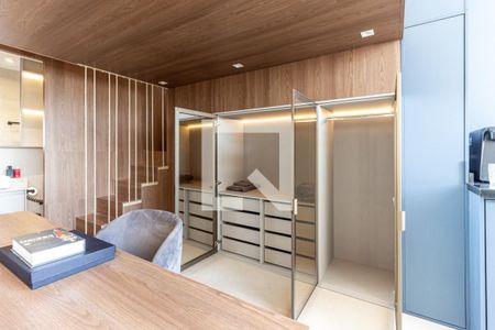 Sala de kitnet/studio para alugar com 1 quarto, 38m² em Consolação, São Paulo