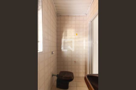 Banheiro social de casa para alugar com 1 quarto, 80m² em Vila Santa Clara, São Paulo