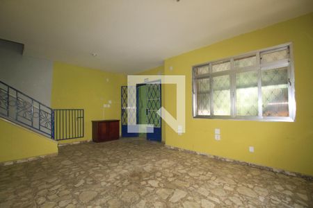 Sala de casa à venda com 5 quartos, 220m² em Vila Monumento, São Paulo