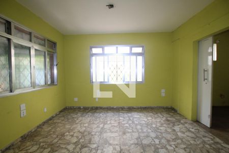 Sala de casa à venda com 5 quartos, 220m² em Vila Monumento, São Paulo
