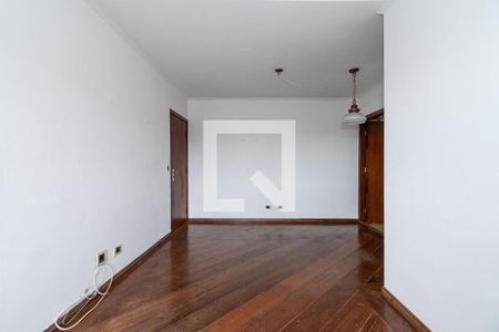 Sala com piso de madeira e iluminação adequada, sem móveis ou decoração. de apartamento à venda com 2 quartos, 106m² em Cambuci, São Paulo