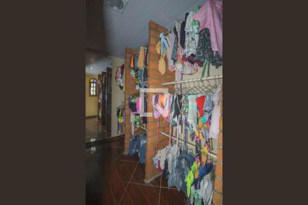 Closet da suíte 1 de casa para alugar com 2 quartos, 90m² em Santa Catarina, São Gonçalo