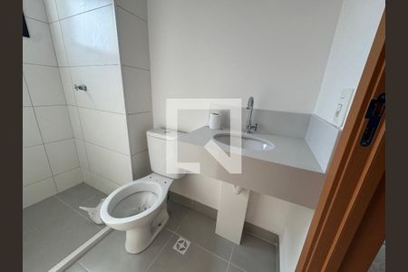 Banheiro de apartamento à venda com 2 quartos, 38m² em Centro, Osasco