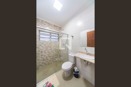 Banheiro  de casa à venda com 3 quartos, 104m² em Jardim Ocara, Santo André