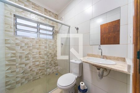 Banheiro  de casa à venda com 3 quartos, 104m² em Jardim Ocara, Santo André