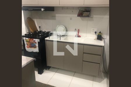 Cozinha de apartamento à venda com 1 quarto, 34m² em Veleiros, São Paulo