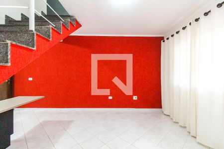 Sala de casa de condomínio para alugar com 2 quartos, 68m² em Cidade Líder, São Paulo