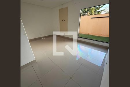 Quarto de casa para alugar com 4 quartos, 400m² em Vila Brasilia, Goiânia