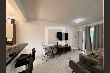 Sala de casa de condomínio à venda com 2 quartos, 60m² em Recreio dos Bandeirantes, Rio de Janeiro